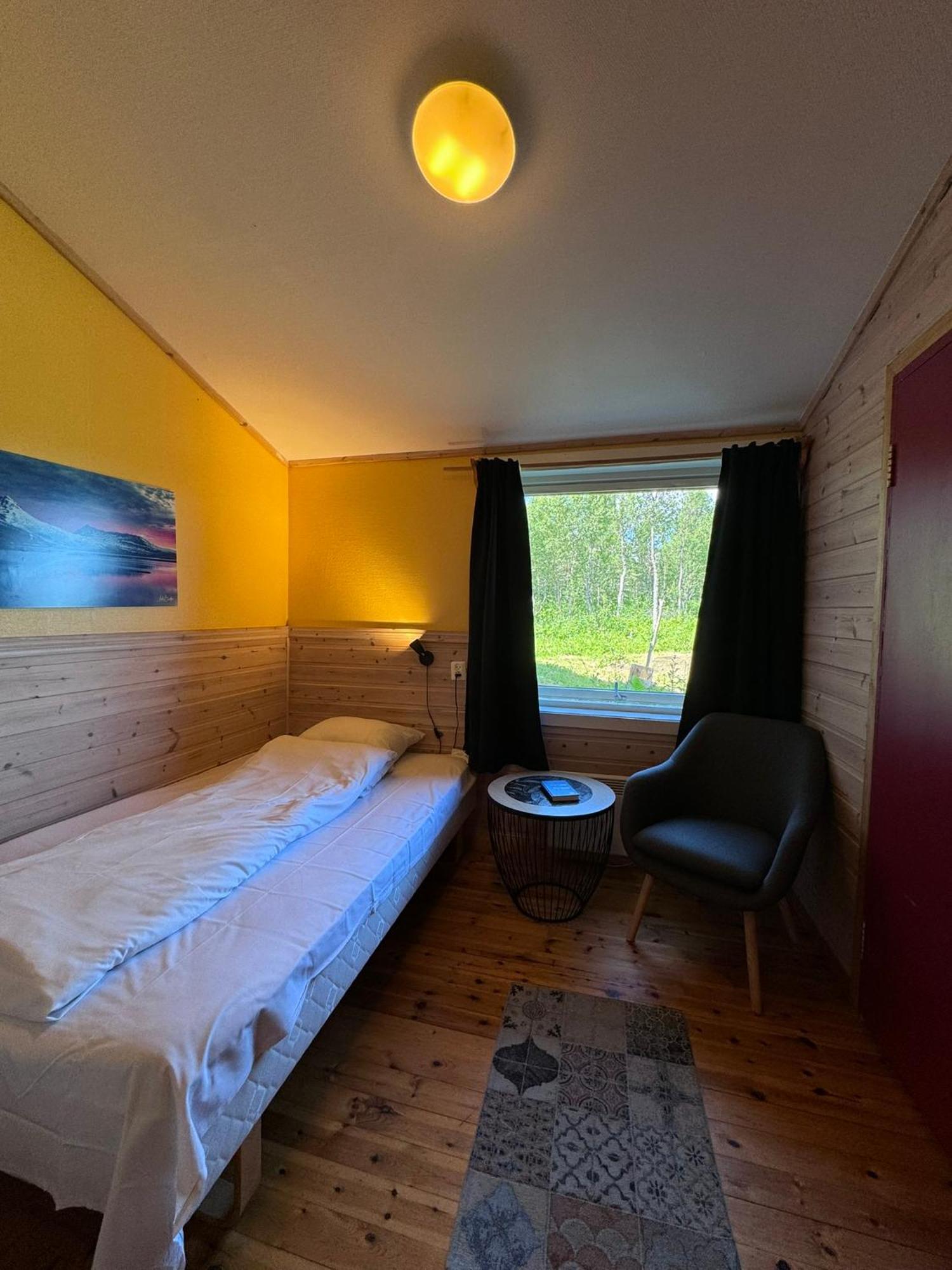 Skoghus Hostel Silsand Bagian luar foto
